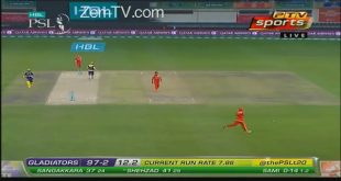 Alan Wilkins And Ali Zafar Singing PSL Anthem During Final Match Of PSL