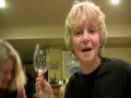 Kid Breaks Glass With His Voice